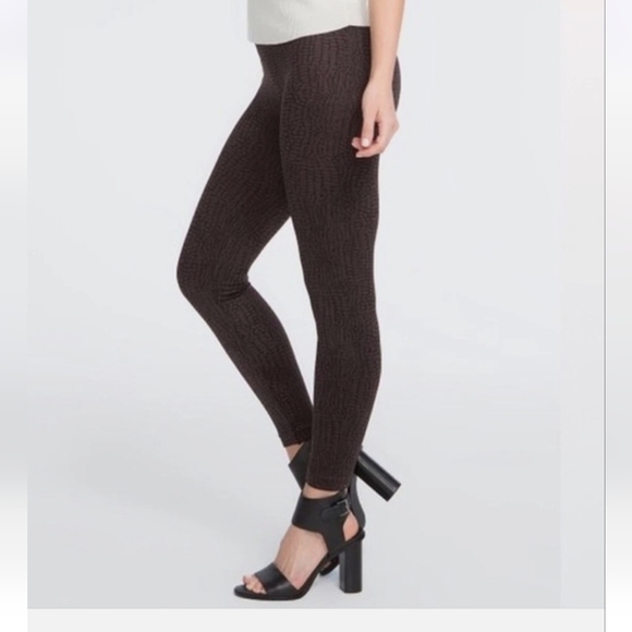 SPANX Look At Me Now Seamless Leggings In Crocodile Print. Brown/black. Size LG - Picture 3 of 11